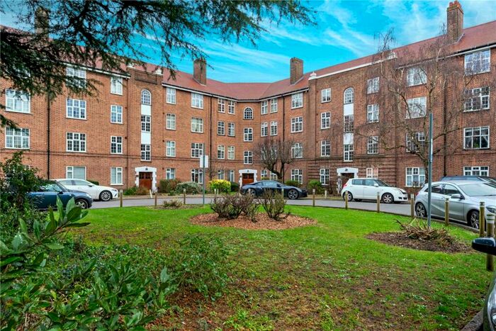 2 Bedroom Apartment To Rent In Birkenhead Avenue, Kingston Upon Thames, Greater London, KT2