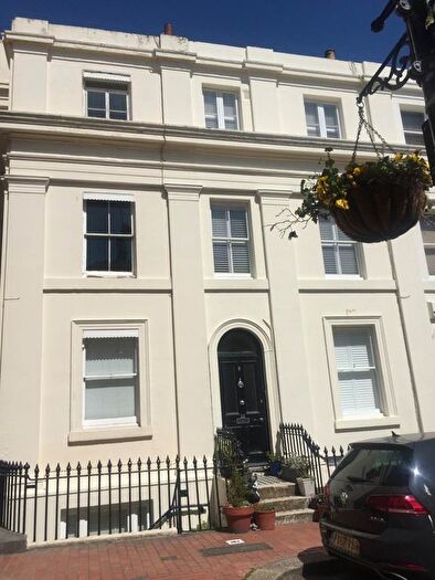 1 Bedroom Terraced House To Rent In Lansdowne Square, Hove, East Sussex, BN3