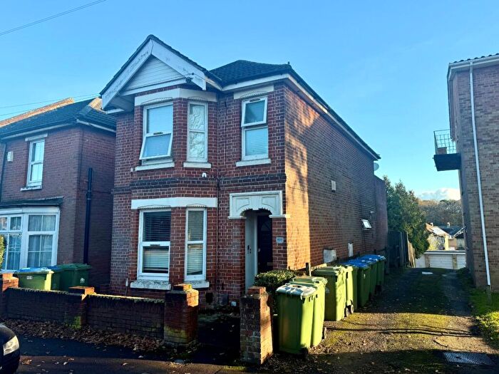 1 Bedroom Flat To Rent In Winchester Road, Southampton, Hampshire, SO16