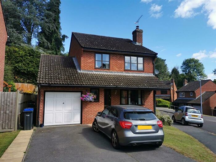 4 Bedroom Detached House To Rent In Oakwood Grove, Alderbury, SP5