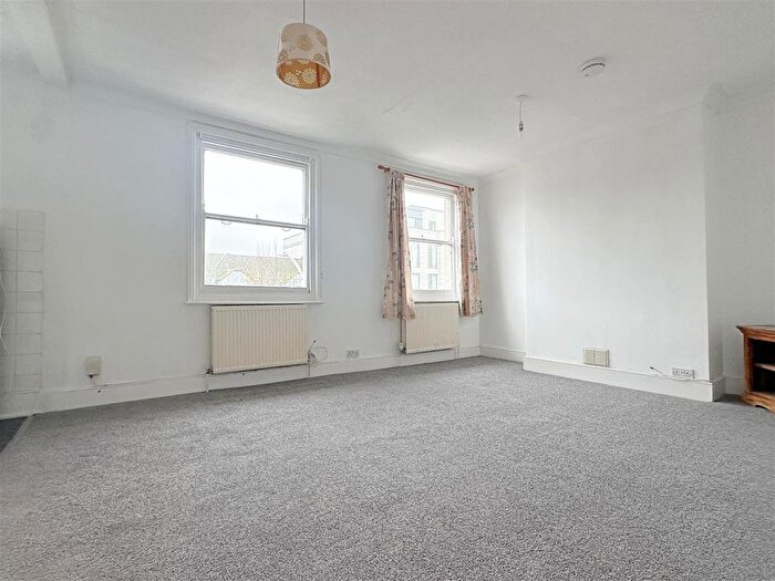 2 Bedroom Flat To Rent In London Road, Brighton, BN1