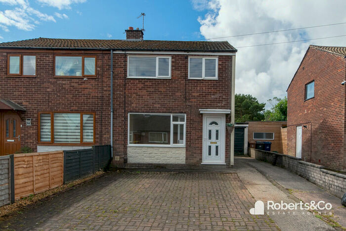 3 Bedroom Semi-Detached House To Rent In Ampleforth Drive, Lostock Hall, PR5