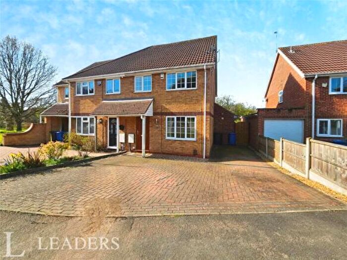 3 Bedroom Semi-Detached House To Rent In Saffron Drive, Oakwood, DE21