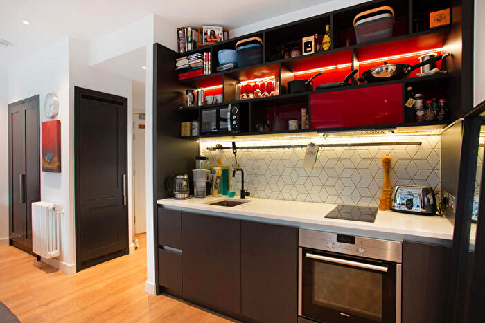 1 Bedroom Flat For Sale In Lyell Street, London, E14