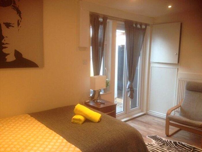 1 Bedroom Flat To Rent In Ash Grove, NW2