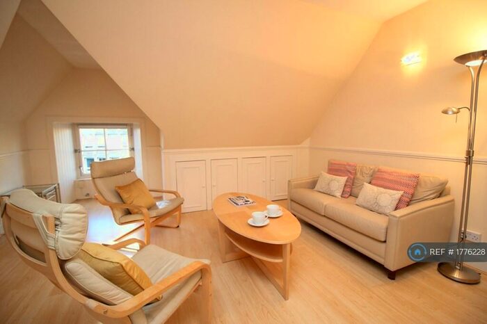 1 Bedroom Flat To Rent In West Port, Edinburgh, EH1