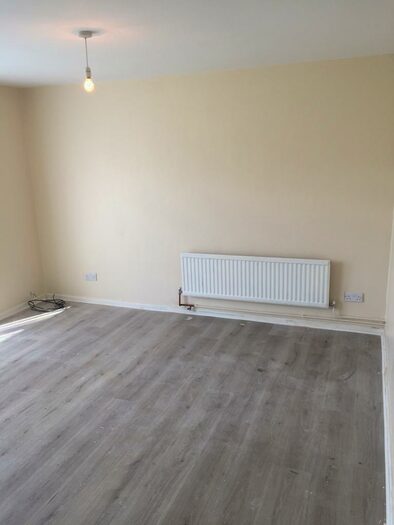 2 Bedroom Flat To Rent In Deanscroft, Knebworth, Hertfordshire, SG3