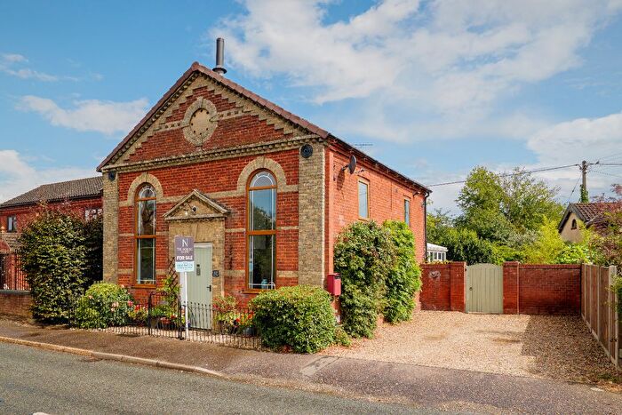 3 Bedroom Detached House For Sale In Dereham Road, Whinburgh, Norfolk, NR19