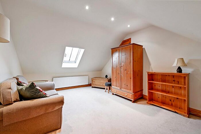 1 Bedroom Duplex To Rent In Bolter End Lane, Wheeler End, High Wycombe, Buckinghamshire, HP14