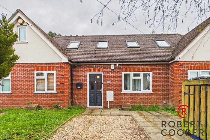 3 Bedroom Bungalow To Rent In Hardy Avenue, Ruislip, HA4