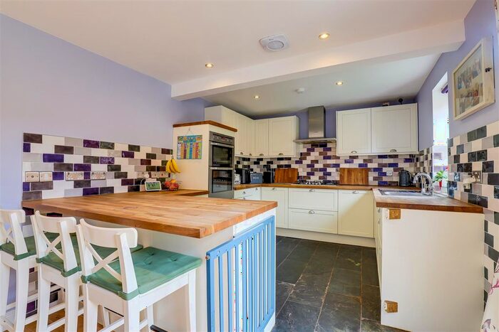 5 Bedroom Detached House For Sale In Orchard Court, Oxton, Southwell, Nottinghamshire, NG25