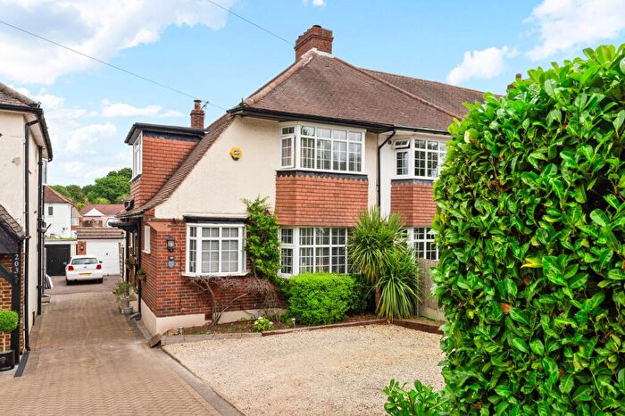 3 Bedroom Semi-Detached House For Sale In Limpsfield Road, South Croydon, CR2