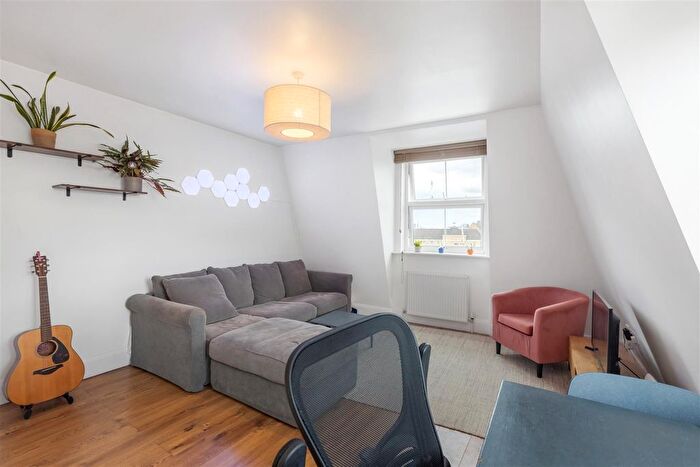 1 Bedroom Flat To Rent In Peckham Road, London, SE15