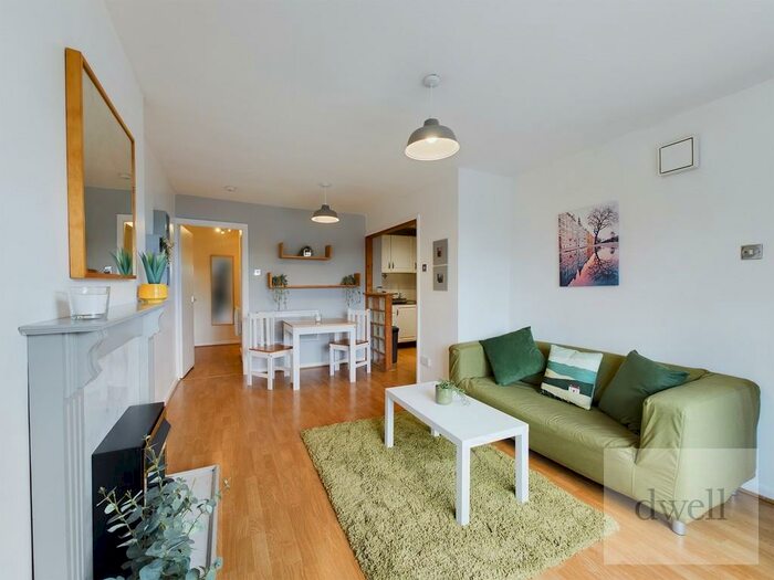 2 Bedroom Apartment To Rent In Abbeydale Mount, Kirkstall, Leeds, LS5