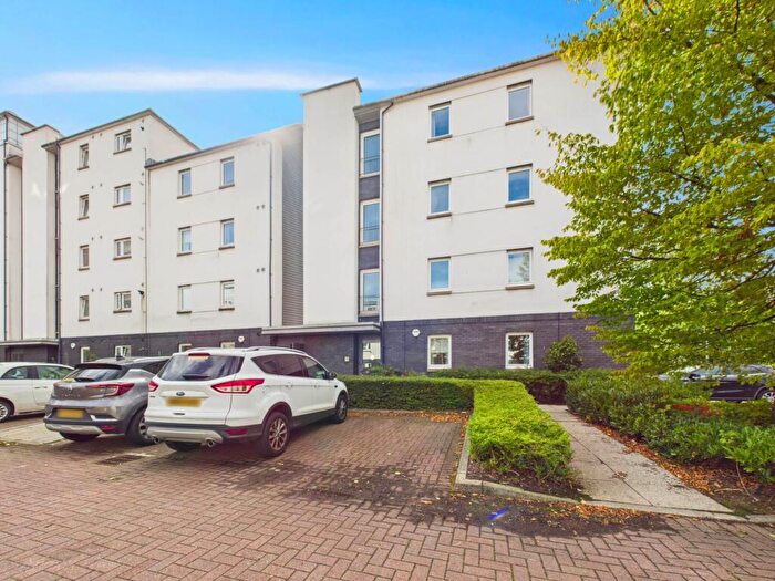 2 Bedroom Flat To Rent In Redshank Avenue, Ferry Village, PA4