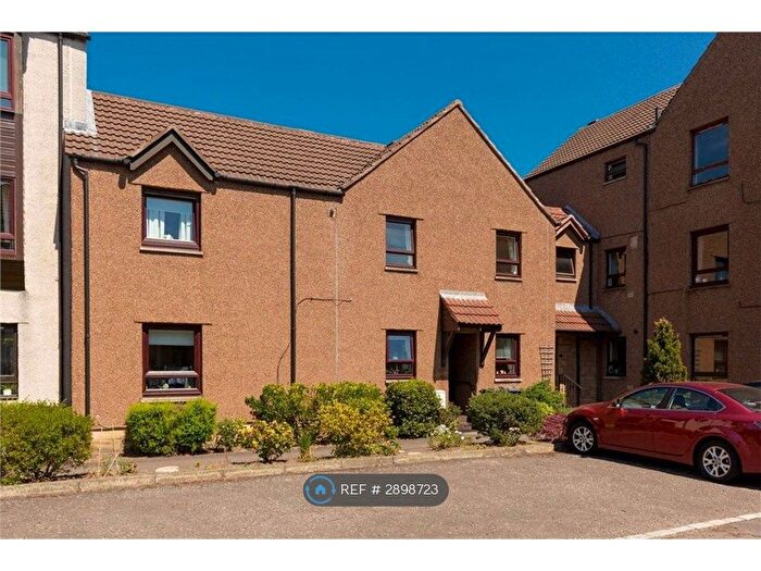 2 Bedroom Flat To Rent In Corstorphine, Edinburgh, EH12