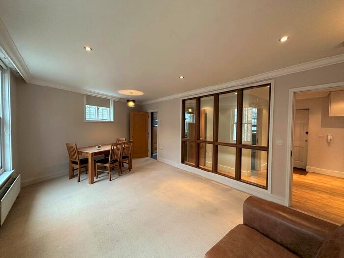 2 Bedroom Flat To Rent In Crescent Road, Tunbridge Wells, Kent, TN1