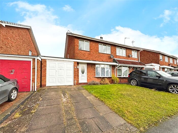 3 Bedroom Semi-Detached House To Rent In Binbrook Road, Willenhall, West Midlands, WV12