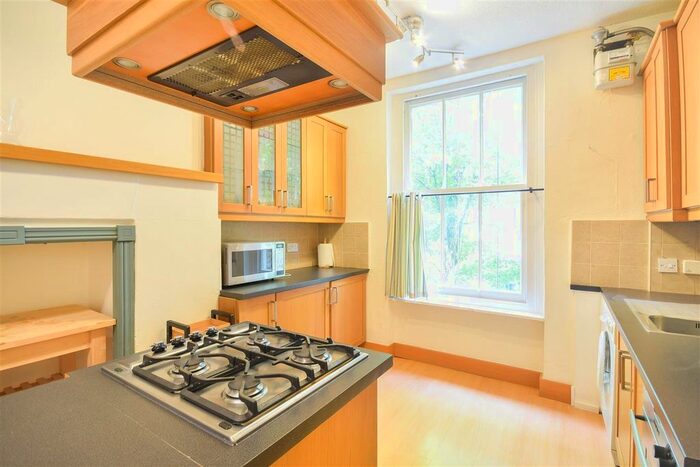 1 Bedroom Flat To Rent In Sutton Court, Fauconberg Road, London, W4