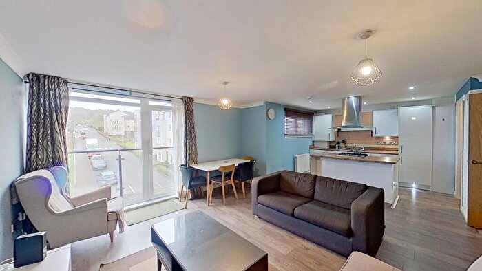 3 Bedroom Flat To Rent In Maplewood Park, Edinburgh, EH12