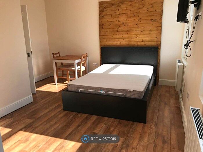 Studio To Rent In London, London, N7