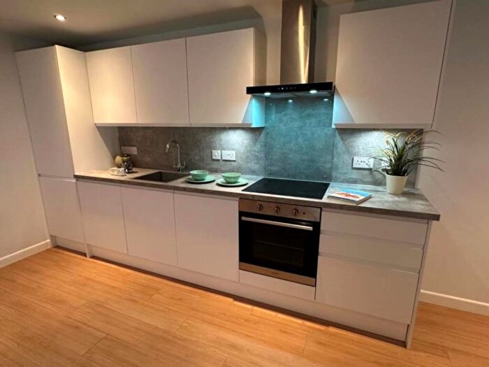 2 Bedroom Flat To Rent In Wellfield House, Upper Chorlton Road, Manchester, M16