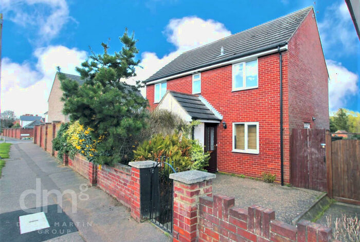 4 Bedroom Detached House To Rent In Halstead Road, Colchester, CO3