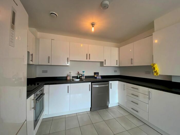 1 Bedroom Flat To Rent In Constantine House, Varcoe Gardens, Hayes, UB3