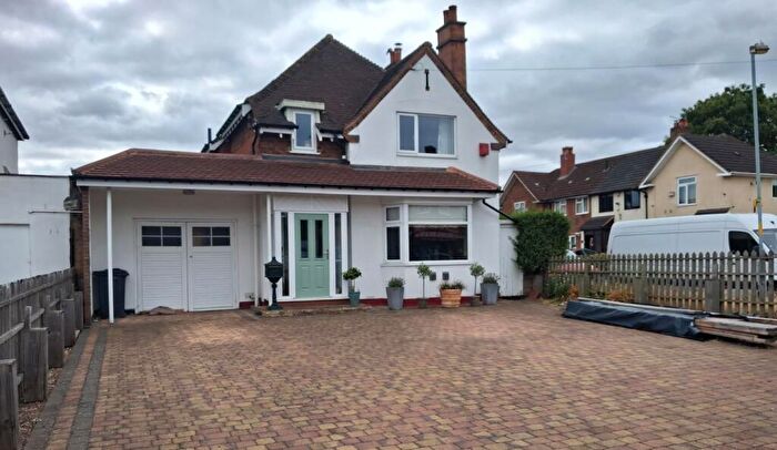 3 Bedroom Detached House For Sale In Lea Village, Birmingham, West Midlands, B33