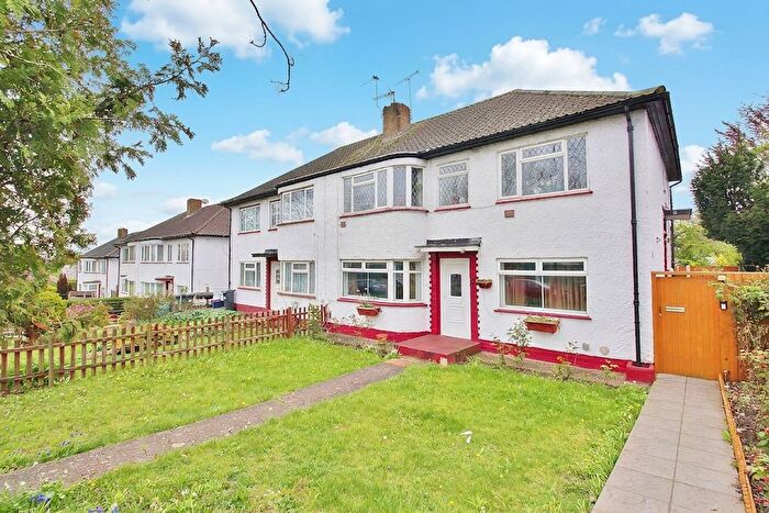 2 Bedroom Flat For Sale In Northumberland Gardens, Isleworth, TW7