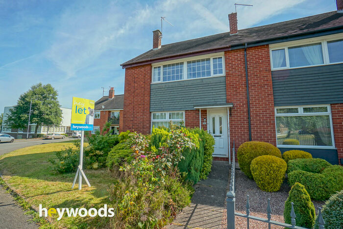 3 Bedroom Town House To Rent In Rothesay Avenue, Newcastle-under-Lyme, ST5