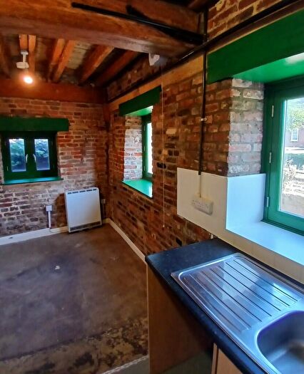 1 Bedroom Flat To Rent In Double Street, Spalding, Lincolnshire, PE11