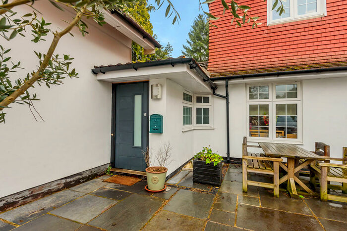 2 Bedroom Ground Flat To Rent In Southdown Road, Shawford, SO21