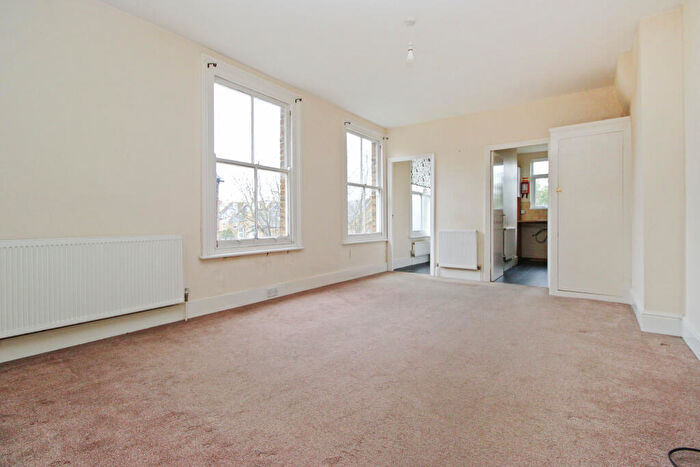 2 Bedroom Flat For Sale In Downs Park, Herne Bay, Kent, CT6