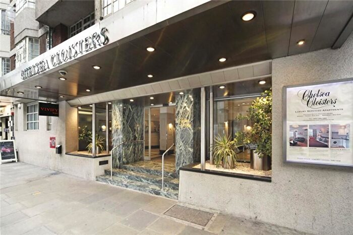 2 Bedroom Flat To Rent In Chelsea Cloisters, Sloane Avenue, London, SW3