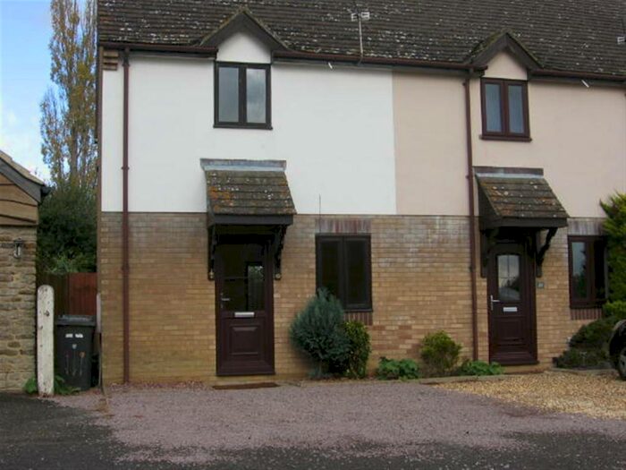 2 Bedroom House To Rent In Malt Lane, Syresham, NN13