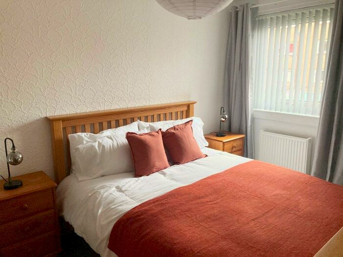 3 Bedroom Flat To Rent In Ferguson Street, Johnstone, Renfrewshire, PA5