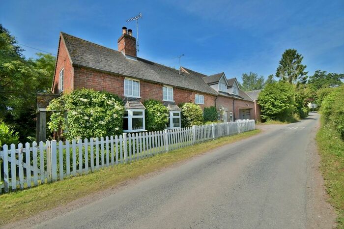 3 Bedroom Detached House For Sale In Dolesfoot Lane, Newborough, Burton-on-Trent, DE13