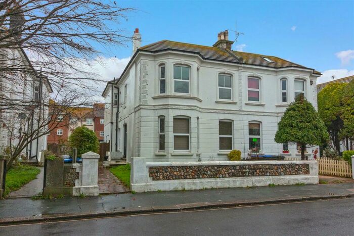 3 Bedroom Flat To Rent In Rowlands Road, Worthing, BN11