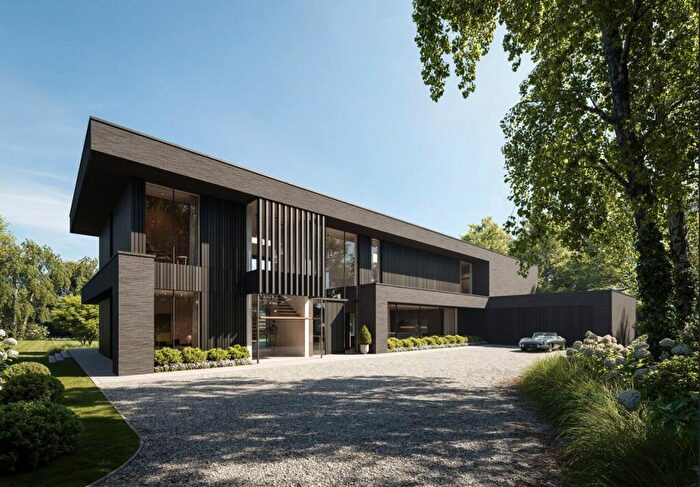 6 Bedroom Detached House For Sale In Holbrook Lane, Chislehurst, BR7
