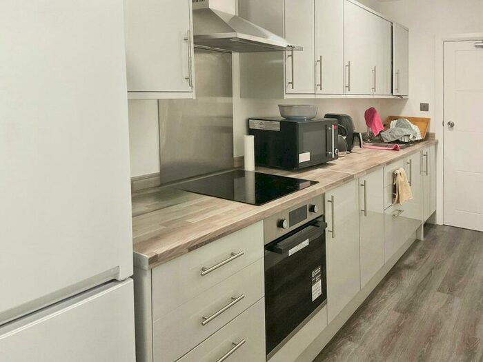 Flat To Rent In Tonfield Road, Sutton, SM3