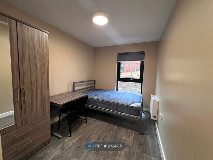 3 Bedroom Flat To Rent In Stokes Croft, Bristol, BS2