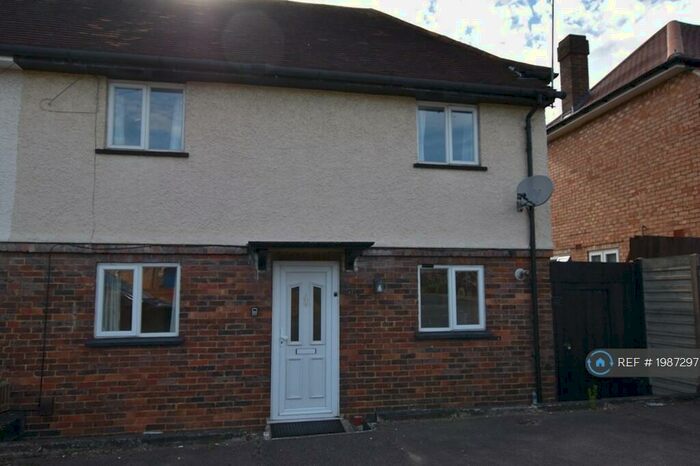 3 Bedroom Semi-Detached House To Rent In Northway, Guildford, GU2
