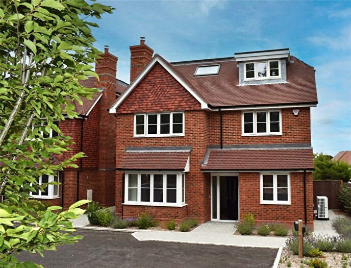 5 Bedroom Detached House For Sale In Leatherhead Road, Bookham, KT23