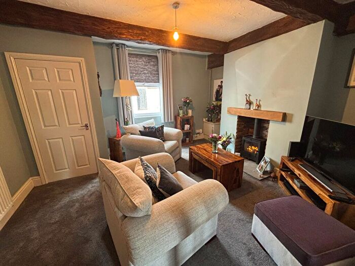 3 Bedroom Terraced House To Rent In Fountain Street, Hyde, SK14