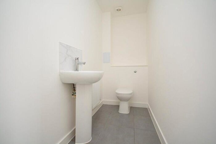 4 Bedroom House To Rent In Meridian Close, Ramsgate, CT12