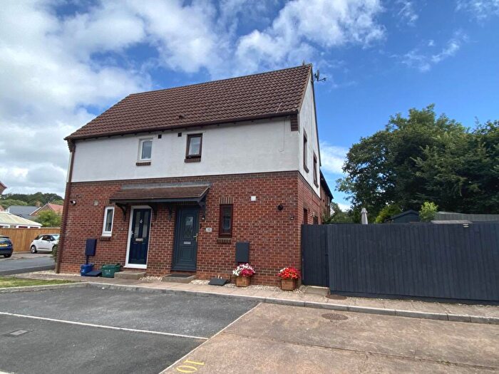 2 Bedroom End Of Terrace House For Sale In Brackendale, Exmouth, EX8