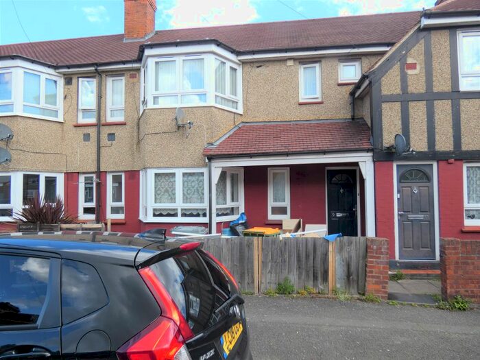 3 Bedroom Maisonette To Rent In Burnels Avenue, East Ham, E6