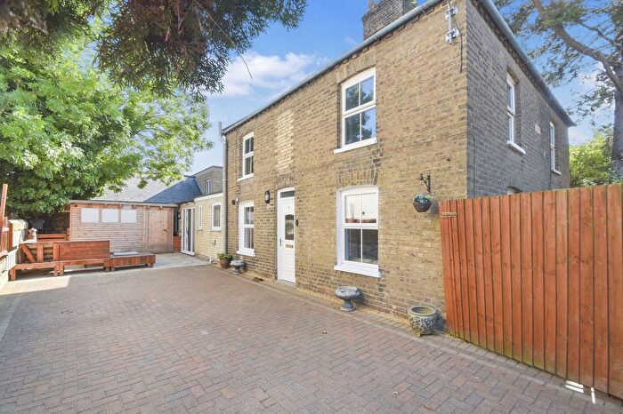 2 Bedroom Semi-Detached House For Sale In Bedford Street, St. Neots, PE19