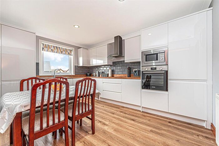 2 Bedroom Detached Bungalow For Sale In East Whitefield, Dunfermline, KY12